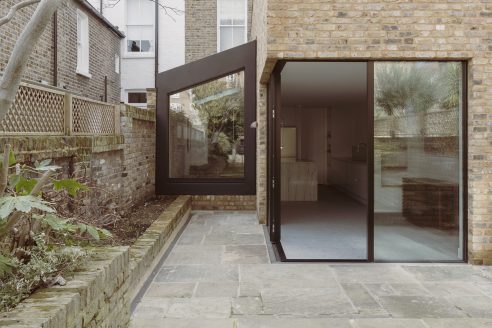 Moll-Architecs-Victorian-House-Extension-in-London-%C2%A9-Nacho-Rivera-12-492x328.jpg